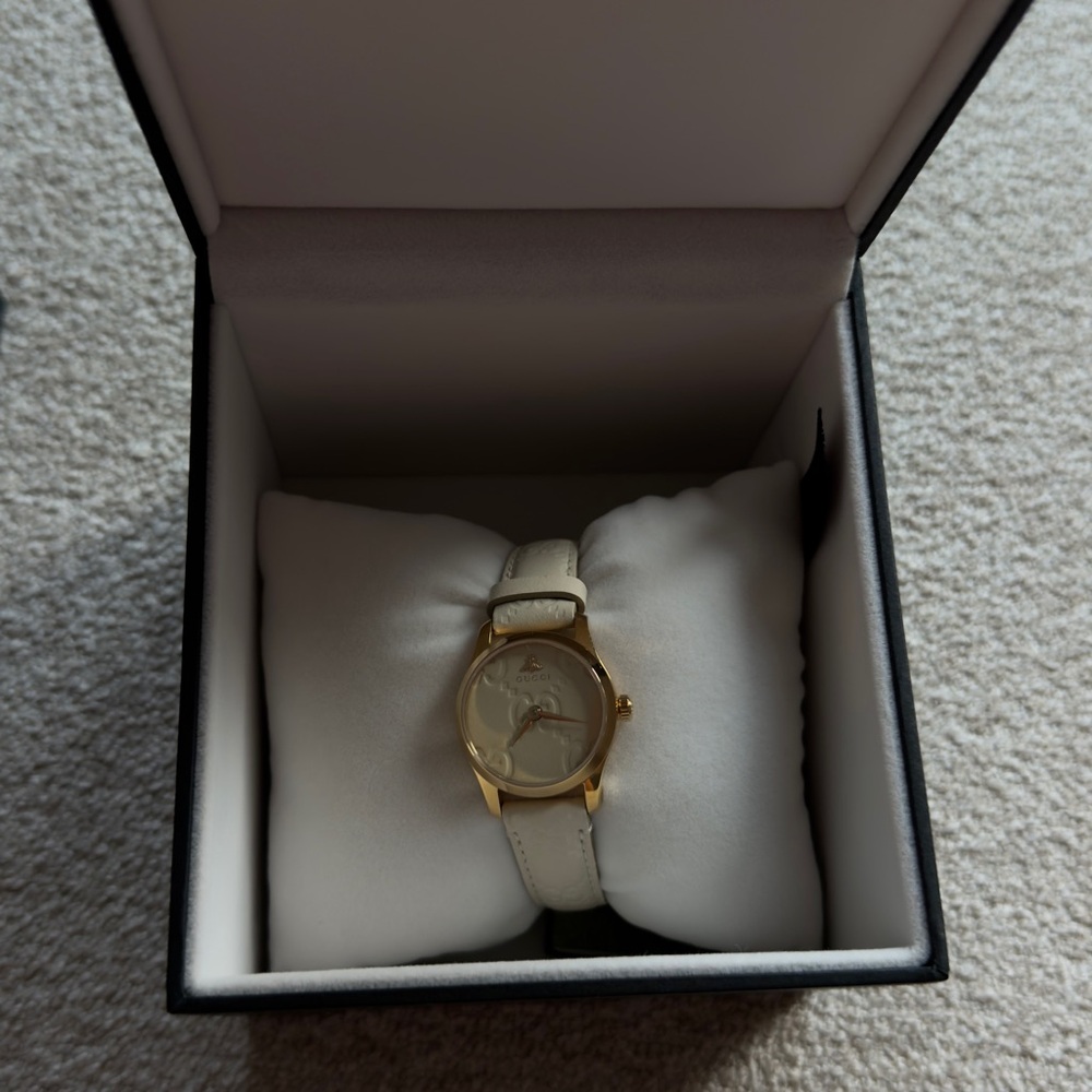 Gucci Gold-Tone Case Beige Embossed Dial Leather Strap Watch - Picture 2 of 4